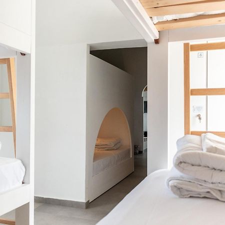 Central Hostel Oia Экстерьер фото