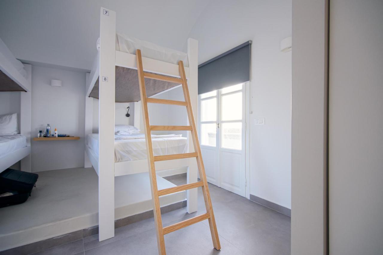 Central Hostel Oia Экстерьер фото