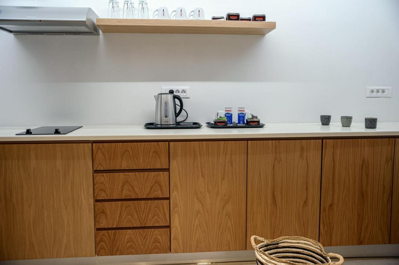 Central Hostel Oia Экстерьер фото