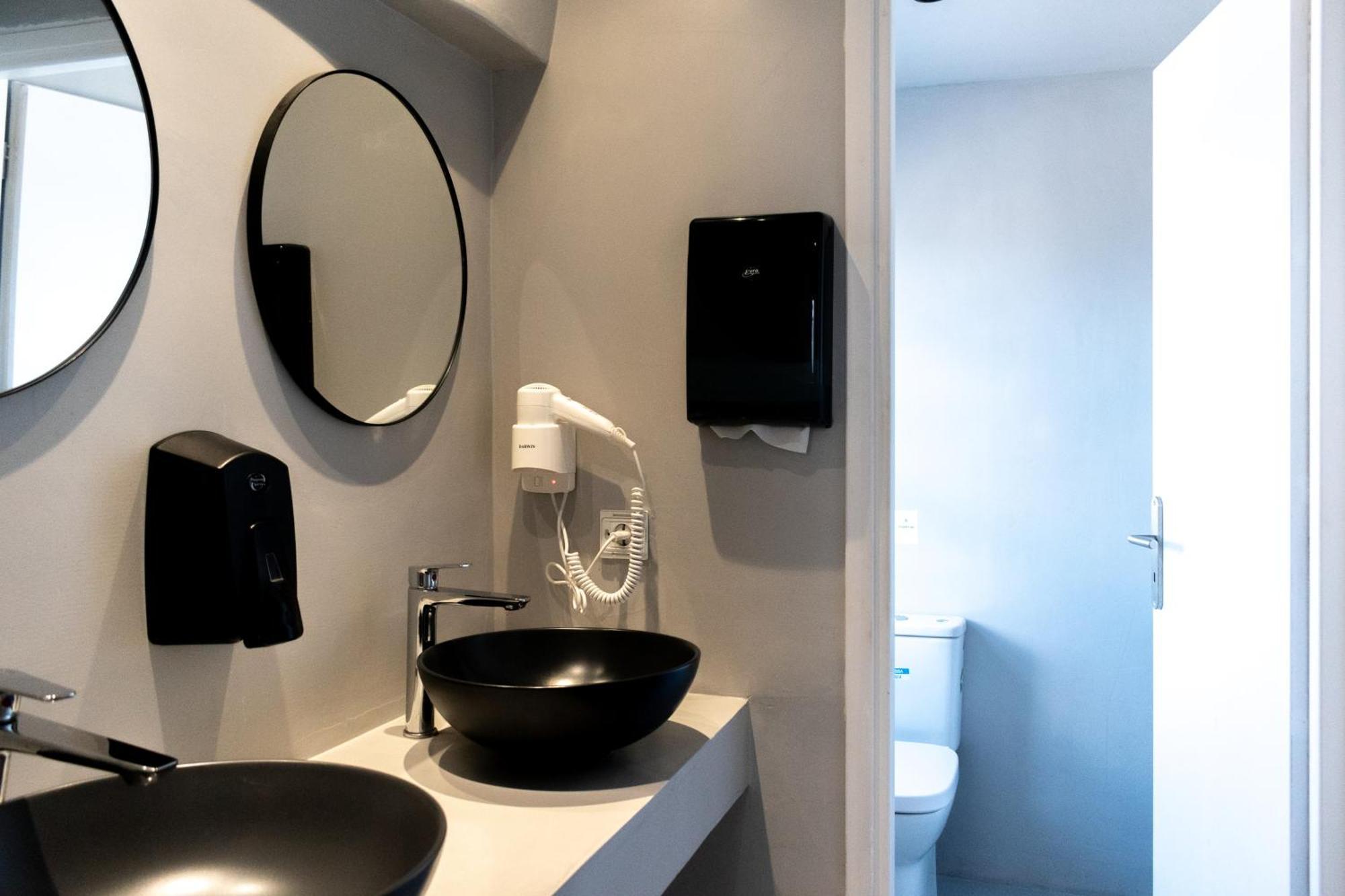 Central Hostel Oia Экстерьер фото