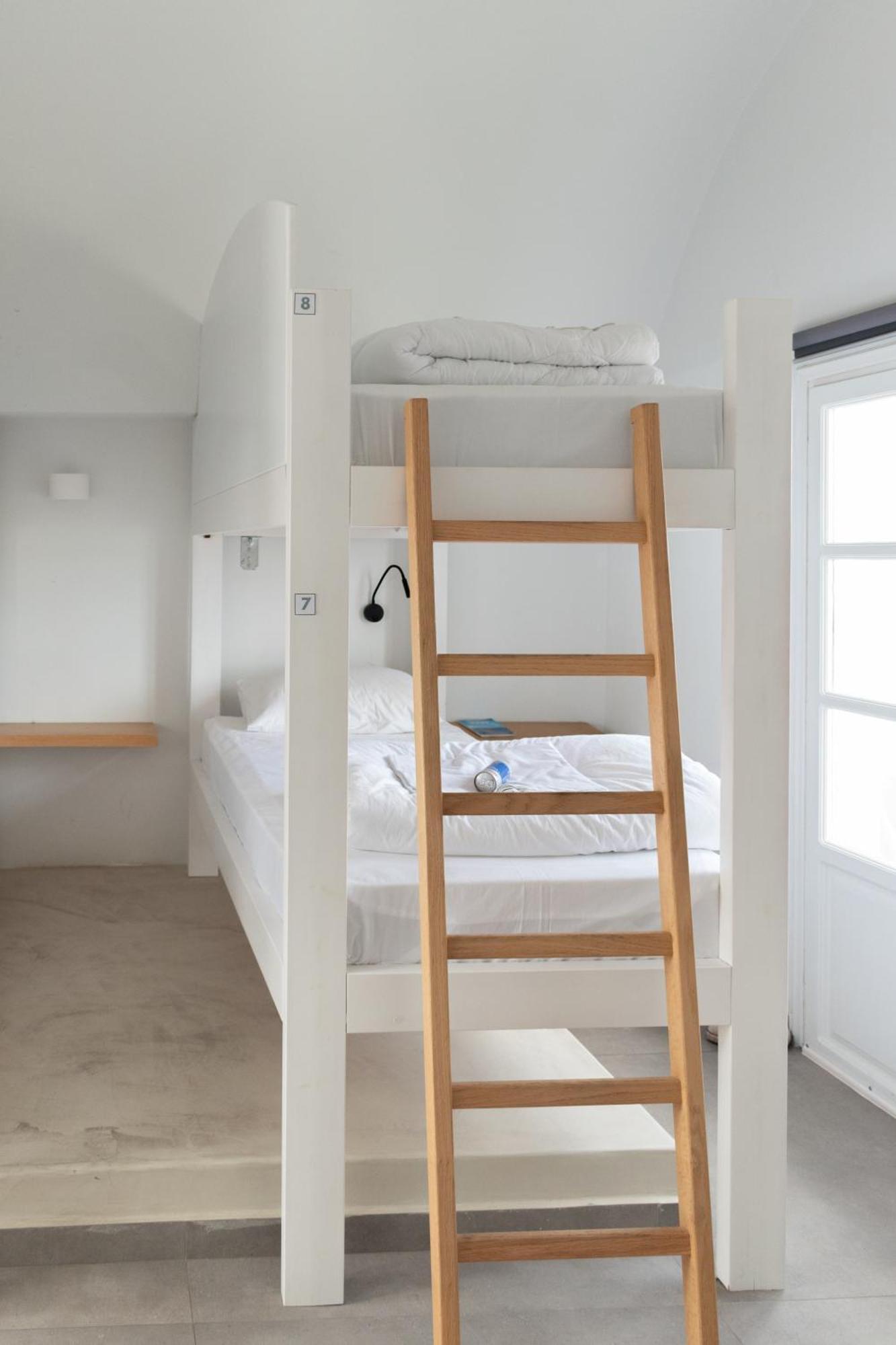 Central Hostel Oia Экстерьер фото